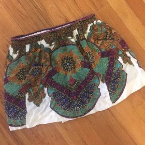 Patterned mini skirt